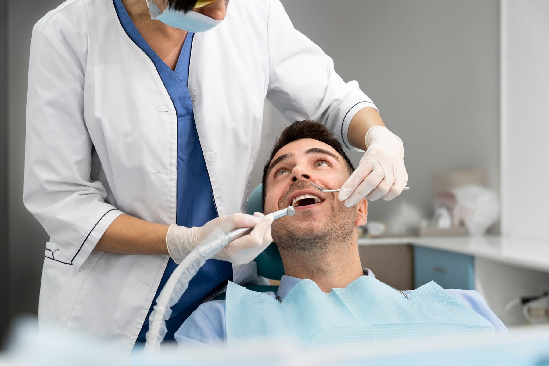 Diş Klinikleri İçin 15 Modern ve Akılda Kalıcı İsim Önerisi